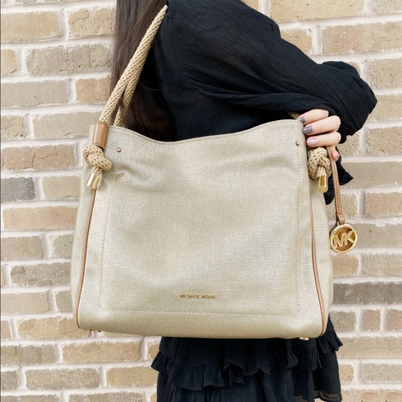 Michael Kors Large Tote Gold ‼️SALE‼️‼️ - Picture 4 of 9